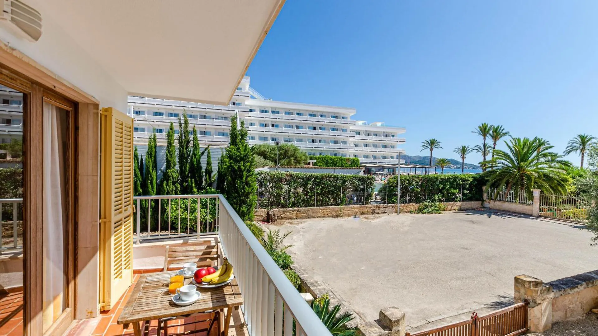 Yourhouse Reganyol Beach Apartment Port de Alcudia  Spain
