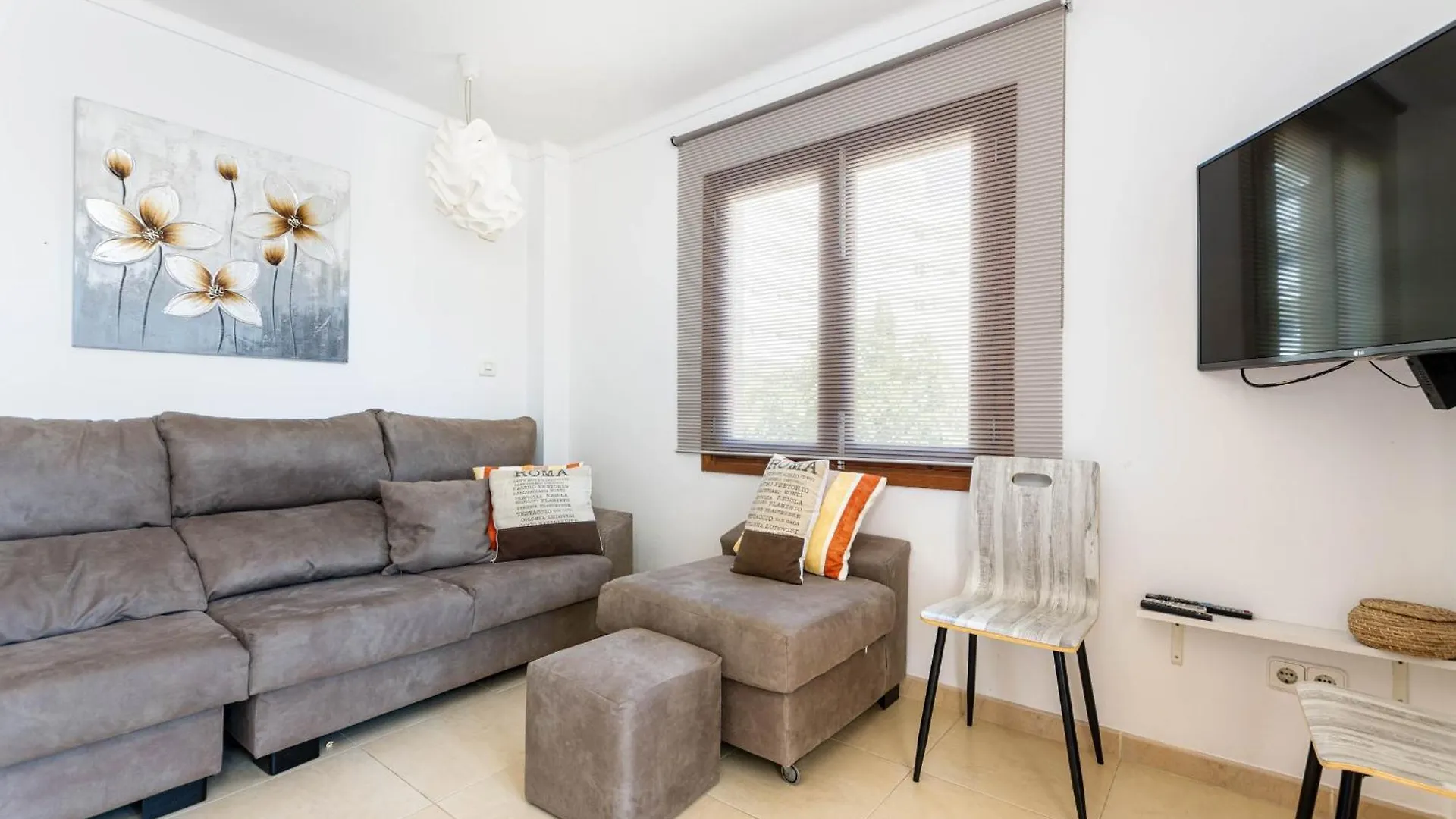 Yourhouse Reganyol Beach Apartment Port de Alcudia  Spain