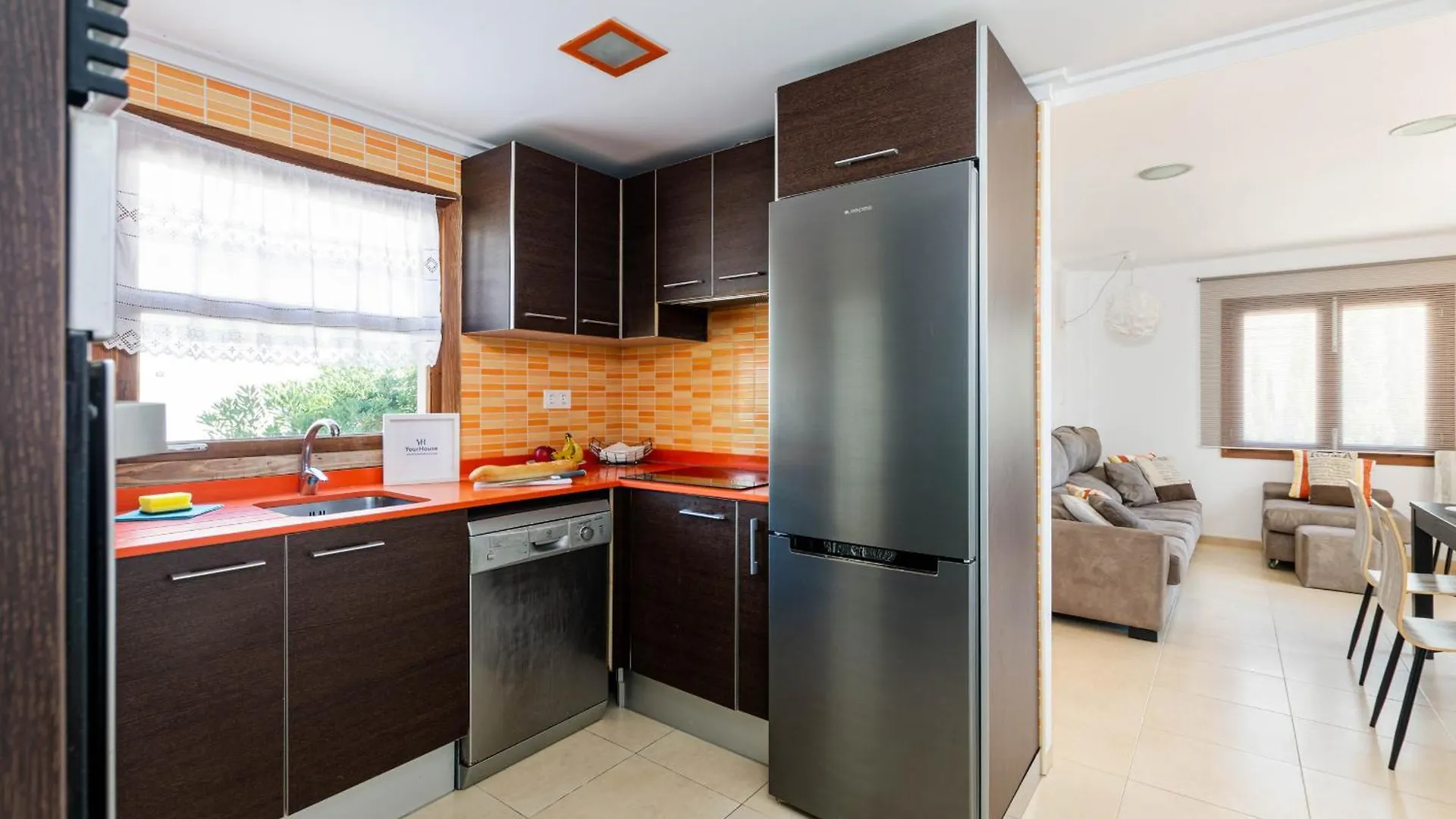 Yourhouse Reganyol Beach Apartment 阿尔库迪亚港